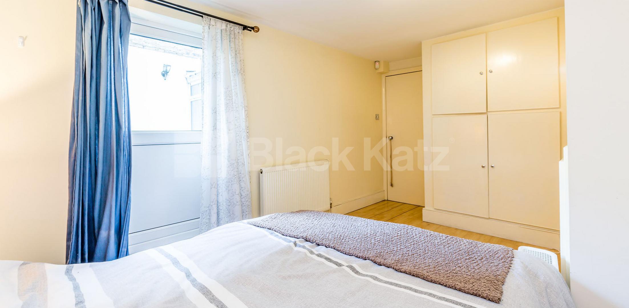 			NEW INSTRUCTION!!!!, 2 Bedroom, 1 bath, 1 reception Flat			 Liverpool Road, HOLLOWAY - HIGHBURY & ISLINGTON